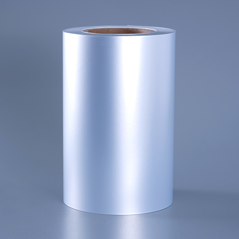 Film de poliester argintiu mat premium de 50 mic Film autoadeziv cu adeziv acrilic solvent Rezistent la alcool și la temperaturi înalte