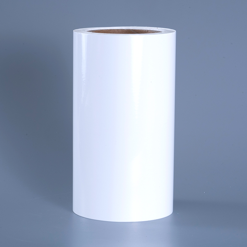 Materiale pentru etichete cu folie de vinil PET lucioasă de 25 microni cu rolă Jumbo acrilic adeziv pentru imprimare cu jet de cerneală