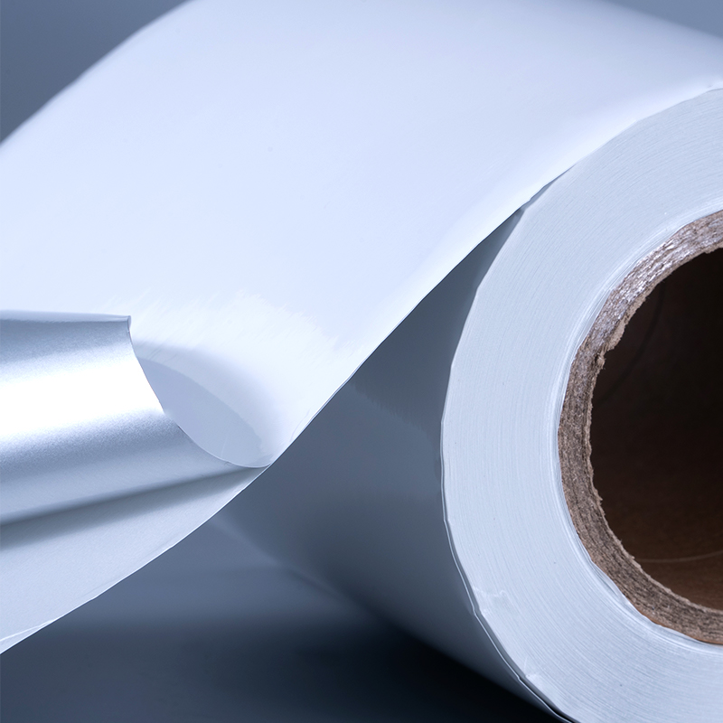 Film de poliester aluminiu alb lucios 25mic Eticheta autoadeziva cu adeziv acrilic pe baza de apa pentru imprimarea cu jet de cerneala
