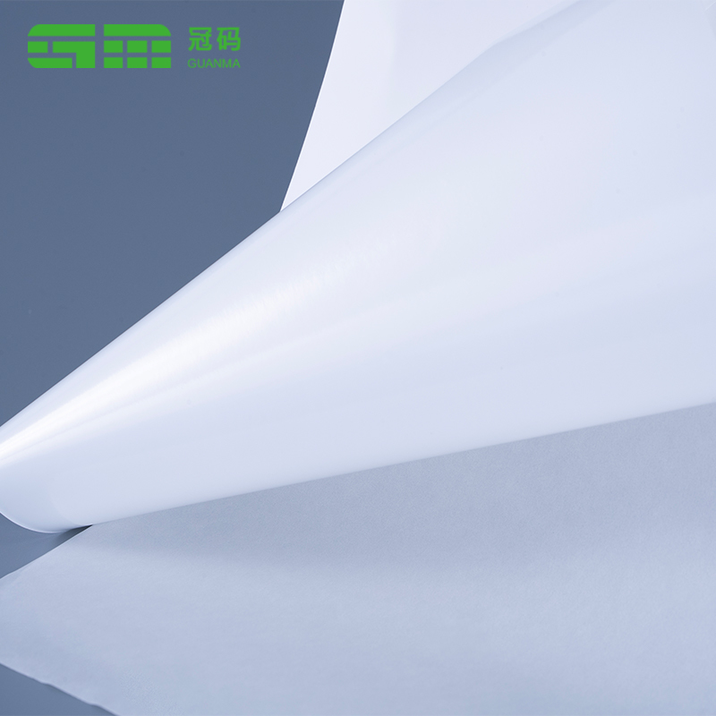 Rolă de etichete de hârtie sintetică Frozen PP de 75 microni cu adeziv congelat