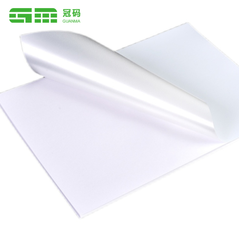 Etichete adezive mai puternice pentru baterii Role de etichete impermeabile